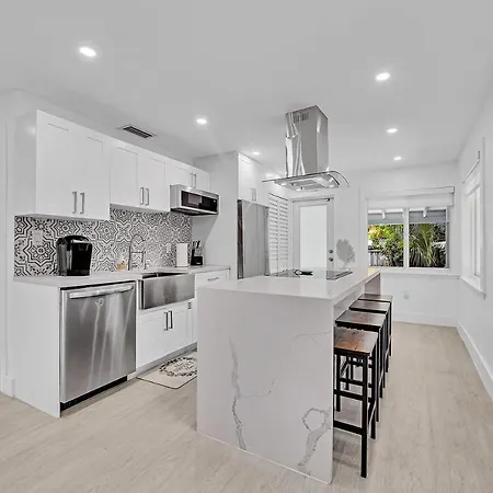 Welcome To Paradise! Secluded 4 Bed, 3 Bath, Pool Fort Lauderdale Exterior photo