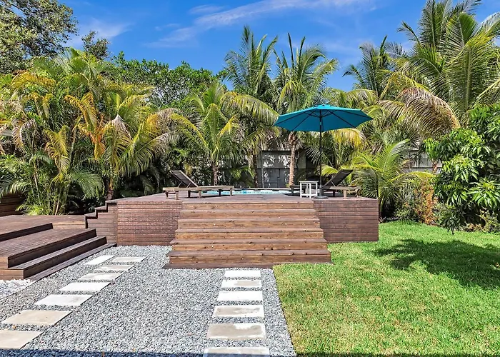 Welcome To Paradise! Secluded 4 Bed, 3 Bath, Pool